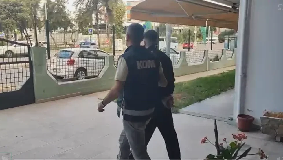 Antalya’da suç örgütlerinin sosyal medya yapılanmasına operasyon: 5 gözaltı