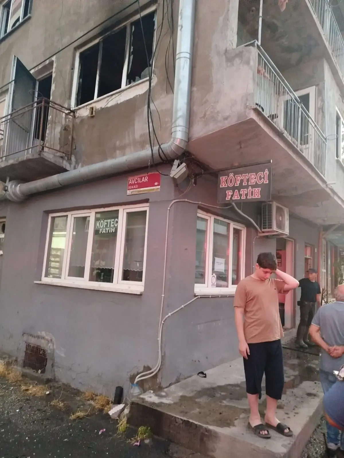 Balıkesir Karesi’de ev yangını: 2 araç ve 7 personel müdahale etti