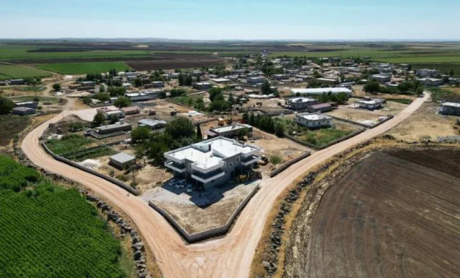 Şanlıurfa Büyükşehir’den Siverek Keçiburç’ta yol yenileme çalışması