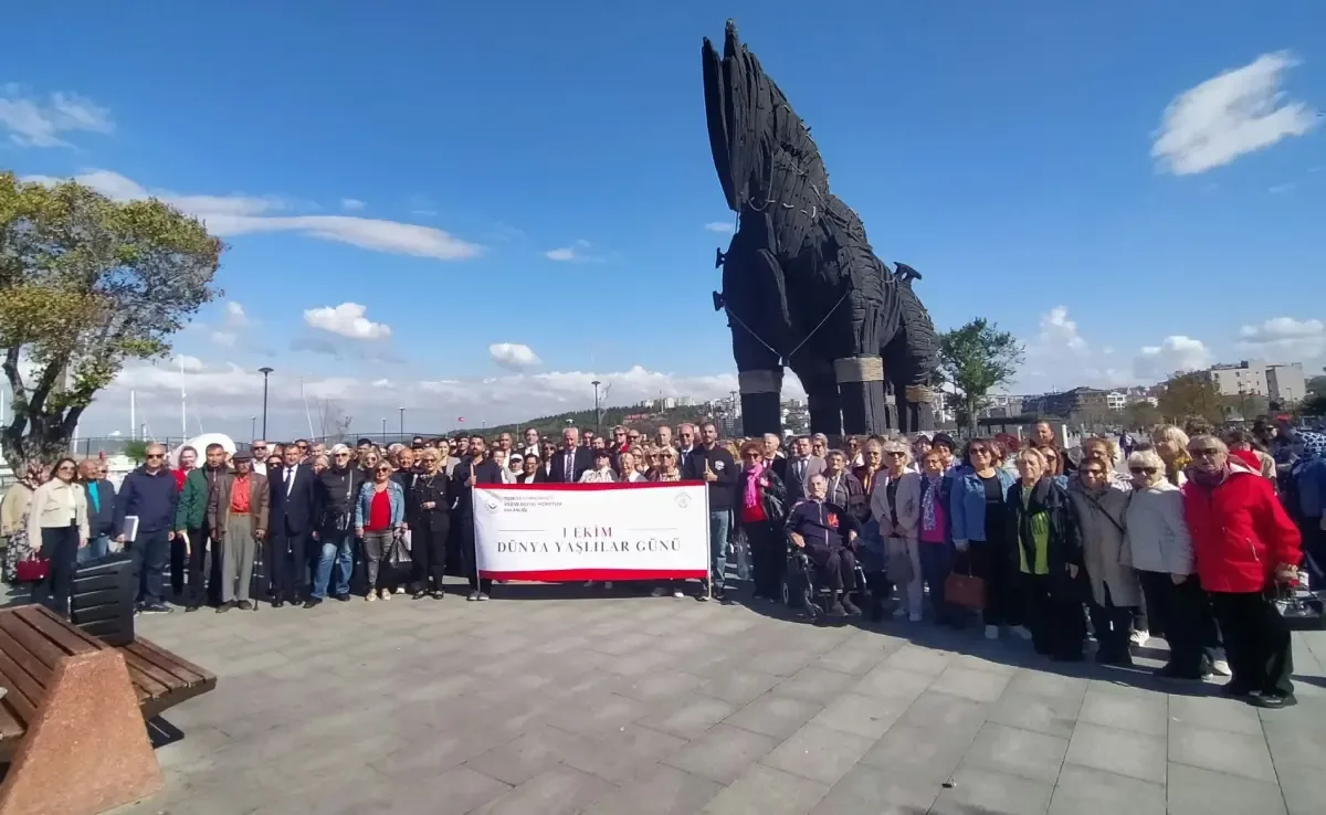 Çanakkale’de "1 Ekim Dünya Yaşlılar Günü" kapsamında yürüyüş
