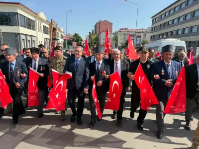 Kars’ta “Kahramanlarla Kardeşlik Yolunda” yürüyüşü düzenlendi