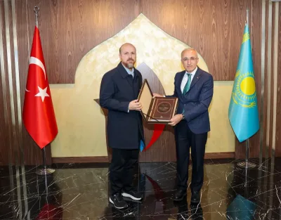 Bilal Erdoğan, Prof. Dr. Hüseyin Karaman’ı ziyaret etti